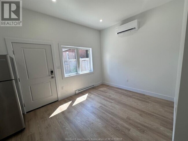 Photo du bâtiment - 1227 Curry Ave