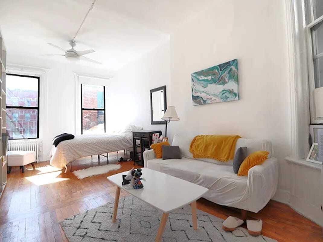 Primary Photo - 349 W Broadway