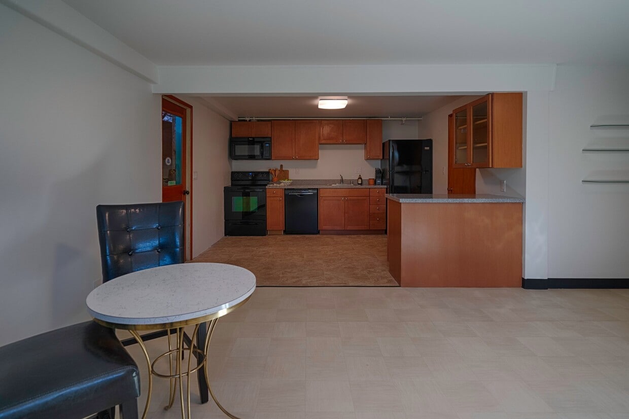 Photo - 540 N 83rd St (Seattle, WA)