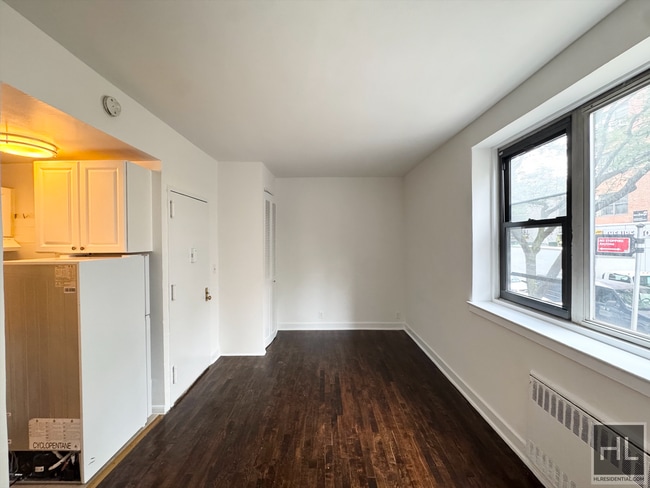 Building Photo - EAST 61 STREET
