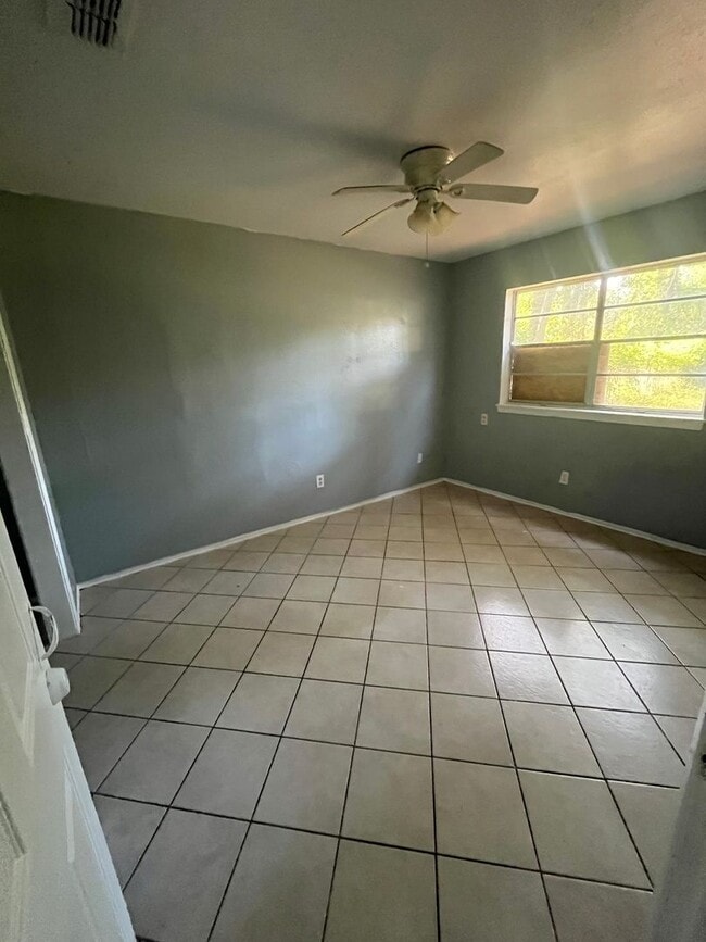 Building Photo - 3 Bedroom Home in Cedar Grove