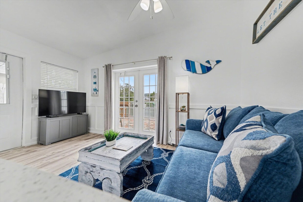 Primary Photo - 711 E Gulf Blvd