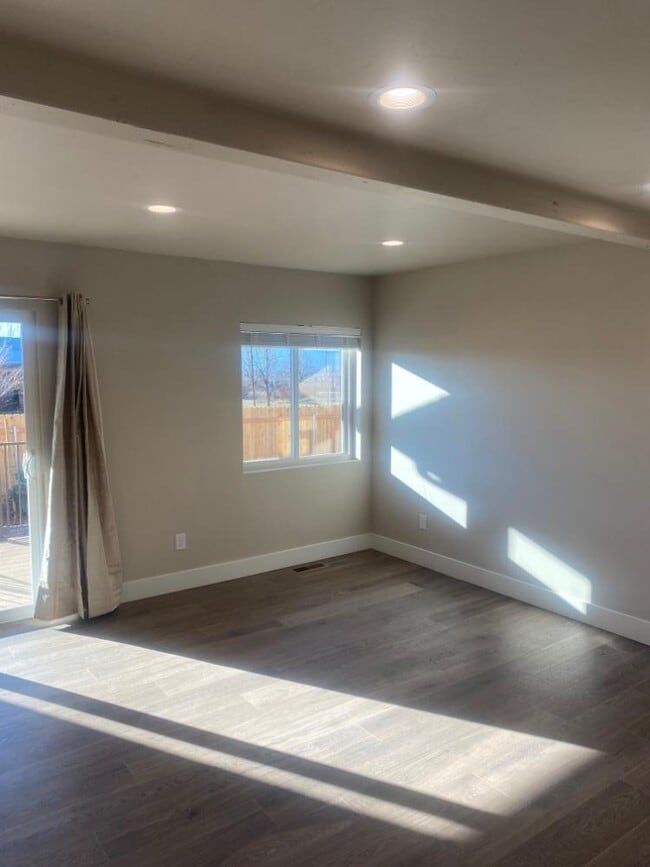 Building Photo - 4431-C Deveraux Place