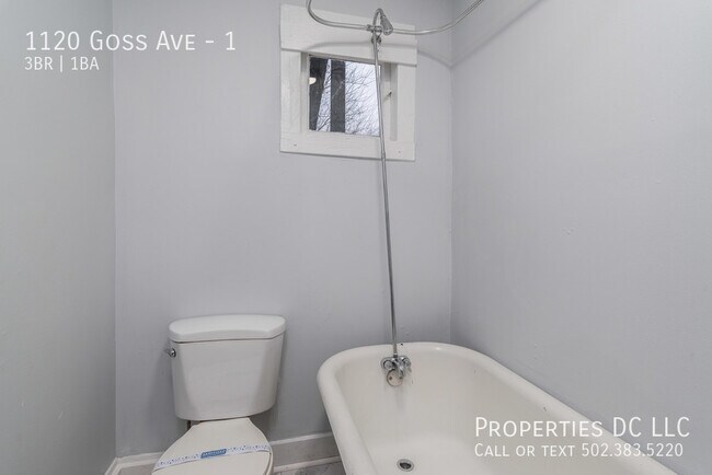 Building Photo - Amazing 3 Bedroom in the Best Location in ...