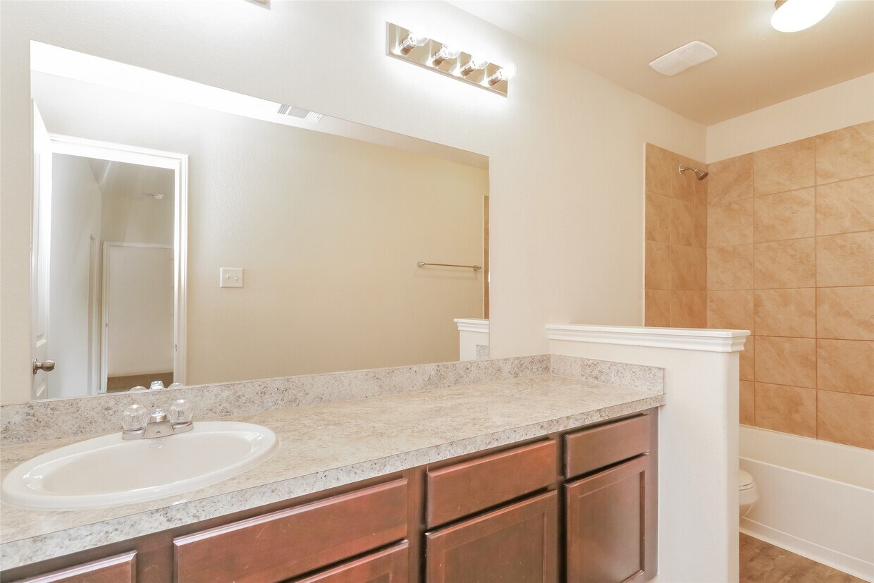 Primary Photo - 337 N Meadows Dr