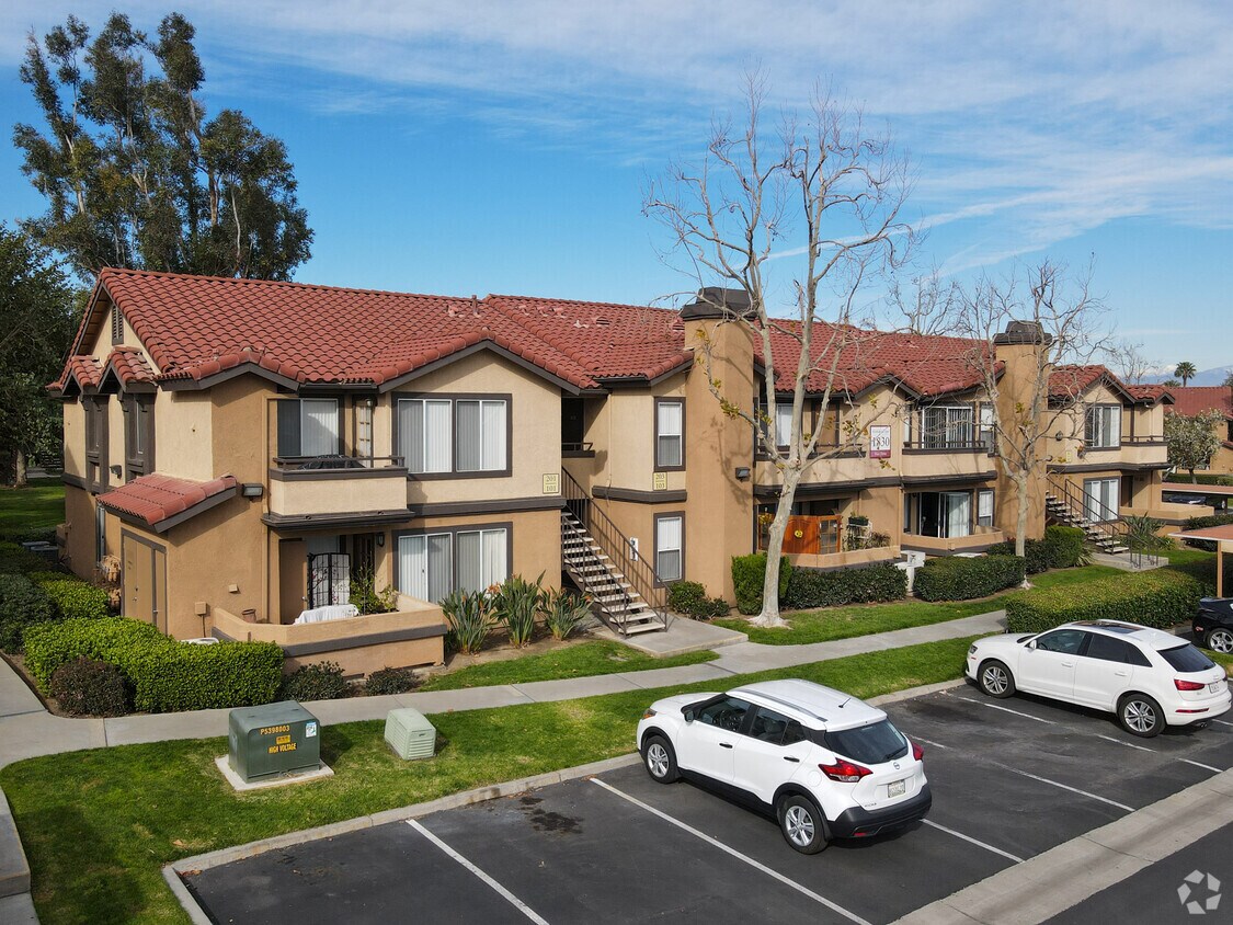 BROOKWOOD VILLAS Apartments in Corona, CA Westside Rentals