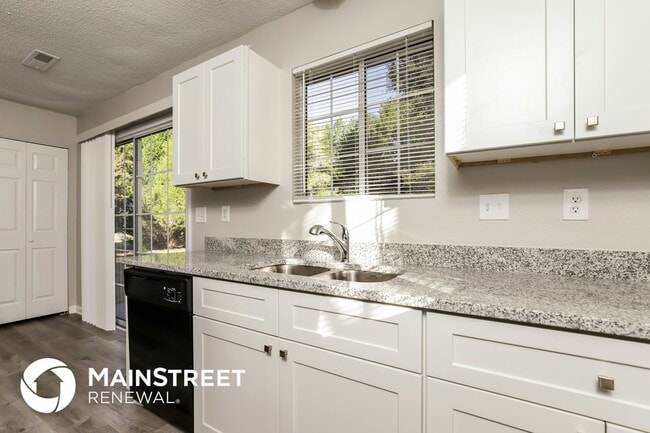 Foto del edificio - 2473 Stratford Crossing Dr