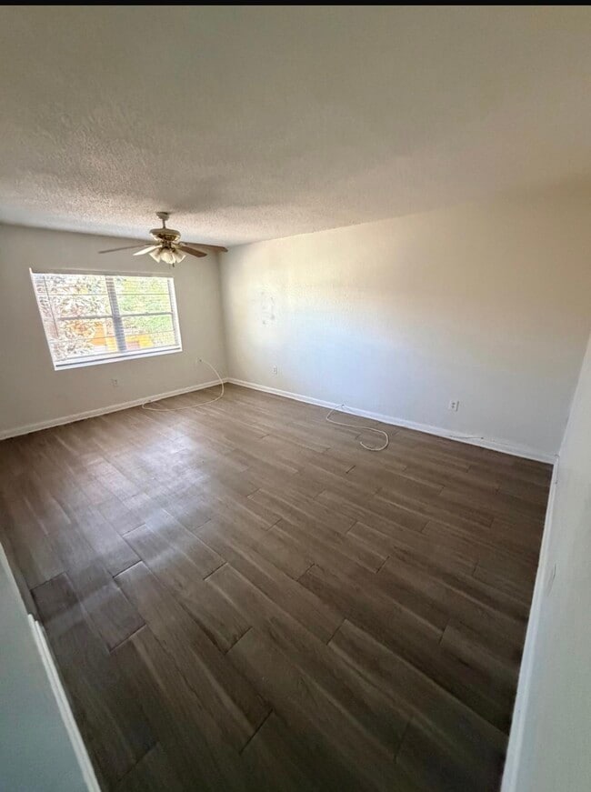 Foto del edificio - 746 Wyman Ct