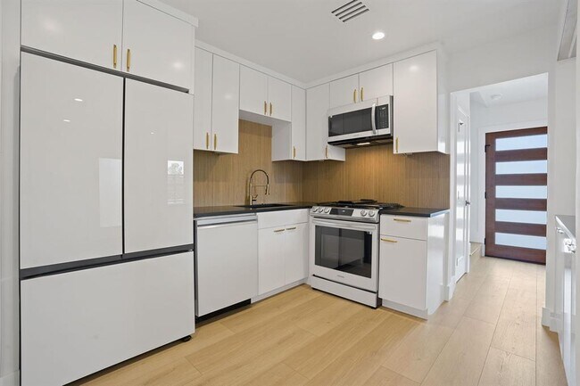 Foto del edificio - 4904 West Gate Blvd