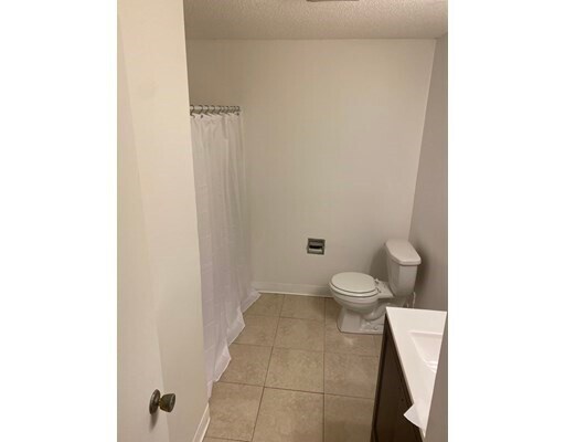Foto del edificio - 19 Meadowbrook Ln