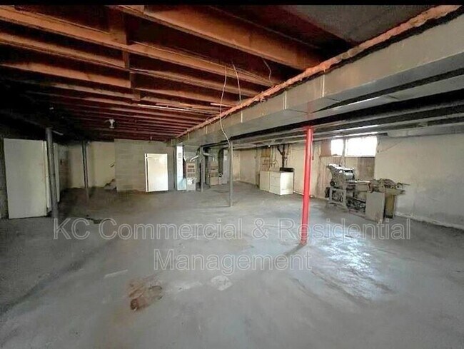 Foto del edificio - 802 E 75th Terrace