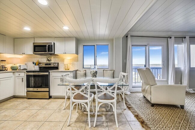 Foto del edificio - 23223 Front Beach Rd