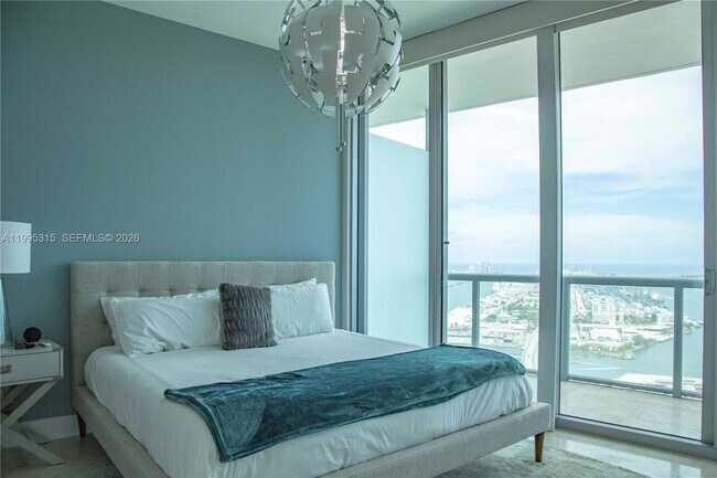 Foto del edificio - 888 Biscayne Blvd