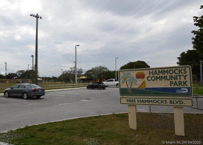 Foto del edificio - 9719 Hammocks Blvd