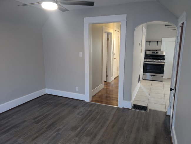 Building Photo - 3827 S 48th St