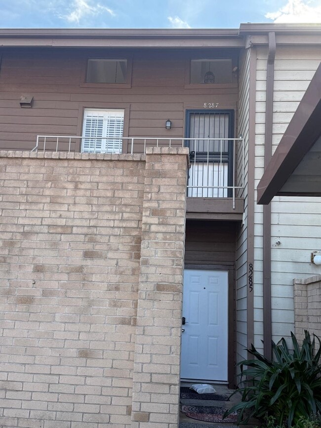 Building Photo - 8287 Sands Point Dr