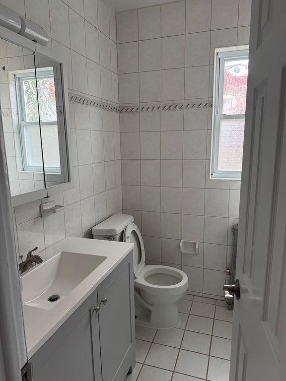 Building Photo - 165 Grant Ave