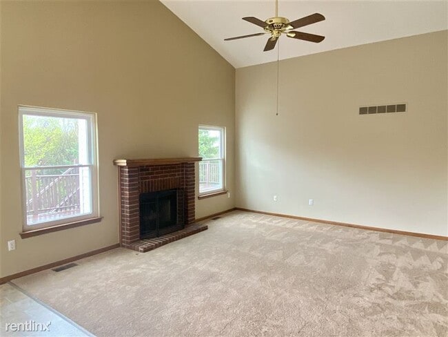 Building Photo - 4253 Woodcrest Ct