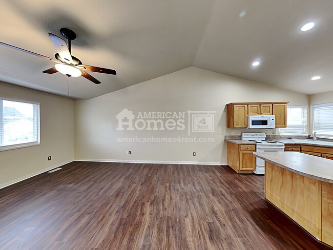 Building Photo - 7527 S 2050 E