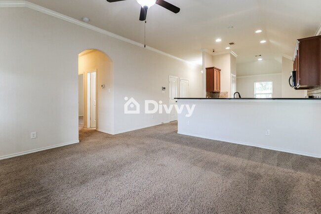 Building Photo - 1630 York Creek Dr