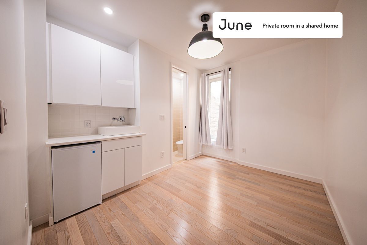 Primary Photo - Room in Shared 4 bed/4 bath home
