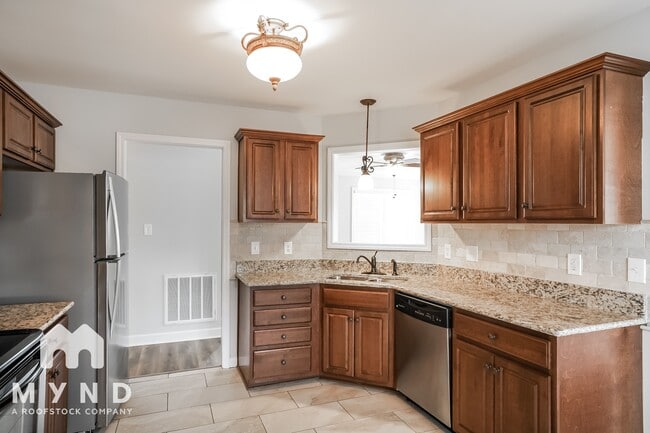 Foto del edificio - 40 Pinewinds Ct