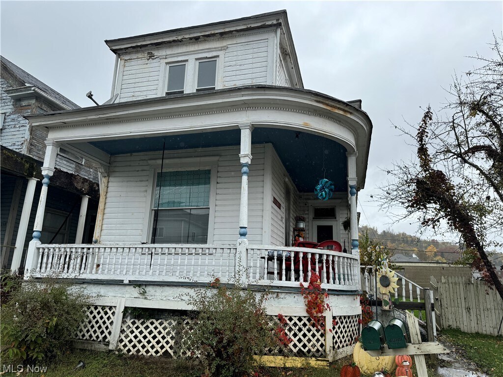 706 Washington St, Martins Ferry, OH 43935 Room for Rent in Martins