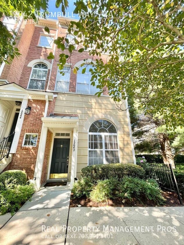 Primary Photo - Beautifully Updated 2 Bedroom End Unit Jus...