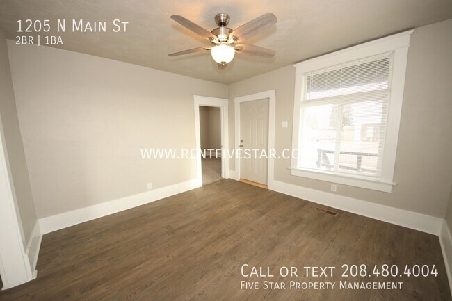 Building Photo - 2 Bedroom Home, Freshly Remodeled in 2023!...