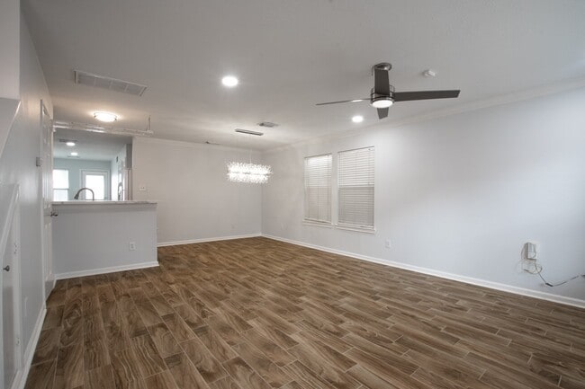 Building Photo - 1422 Ruthven St