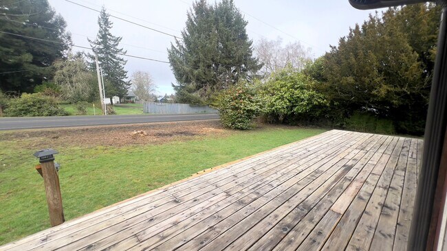 Foto del edificio - 92553 Svensen Market Rd