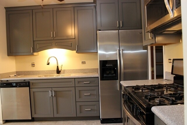 Foto del edificio - 211 Blossom Ct