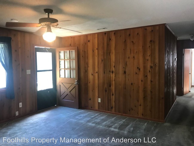 Building Photo - 3 br, 1 bath House - 106 Possum Ln