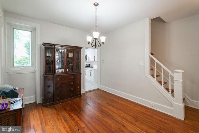 Building Photo - 295 Hermitage St
