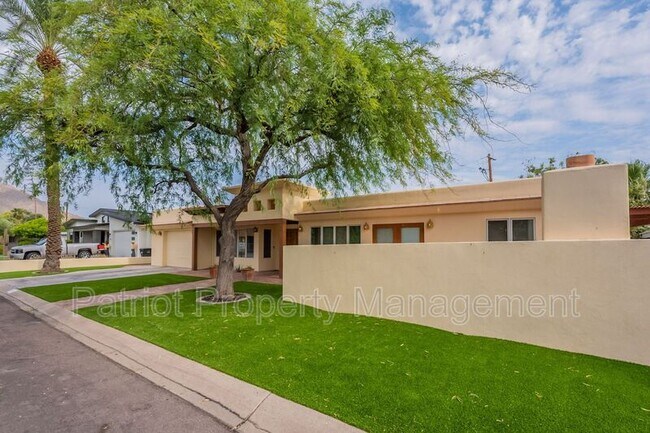 Foto del edificio - 7024 E Orange Blossom Ln