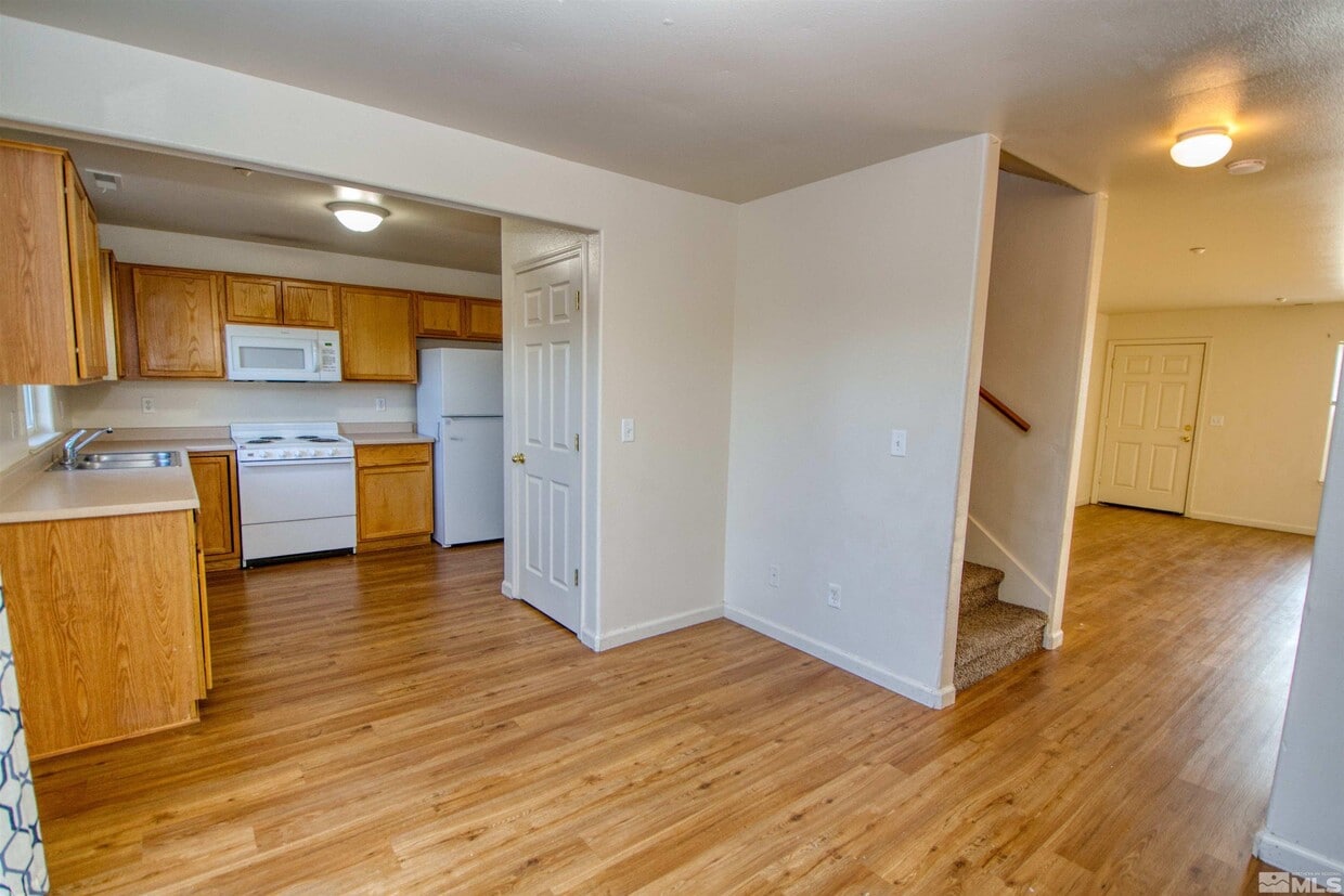 670 Starlite Dr, Fernley, NV 89408 Townhome Rentals in Fernley NV