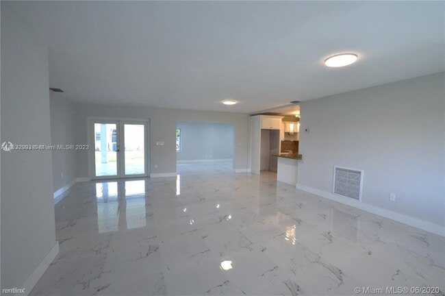 Foto del edificio - 3 br, 2 bath House - 9040 SW 48th Ter
