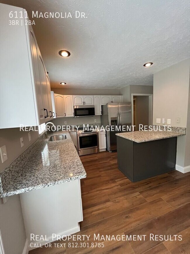 Foto del edificio - 6111 Magnolia Dr.-
