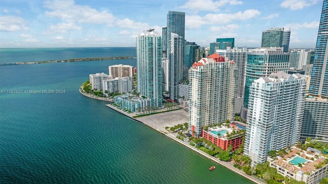 Foto del edificio - 1155 Brickell Bay Dr