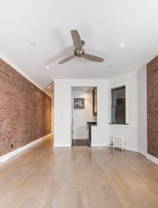 Primary Photo - Tenth Avenue