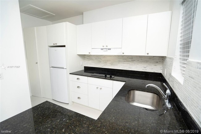 Foto del edificio - 1 br, 1 bath  - 23 Salamanca Ave