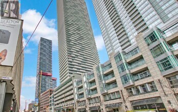Building Photo - 2221-2221 Yonge St