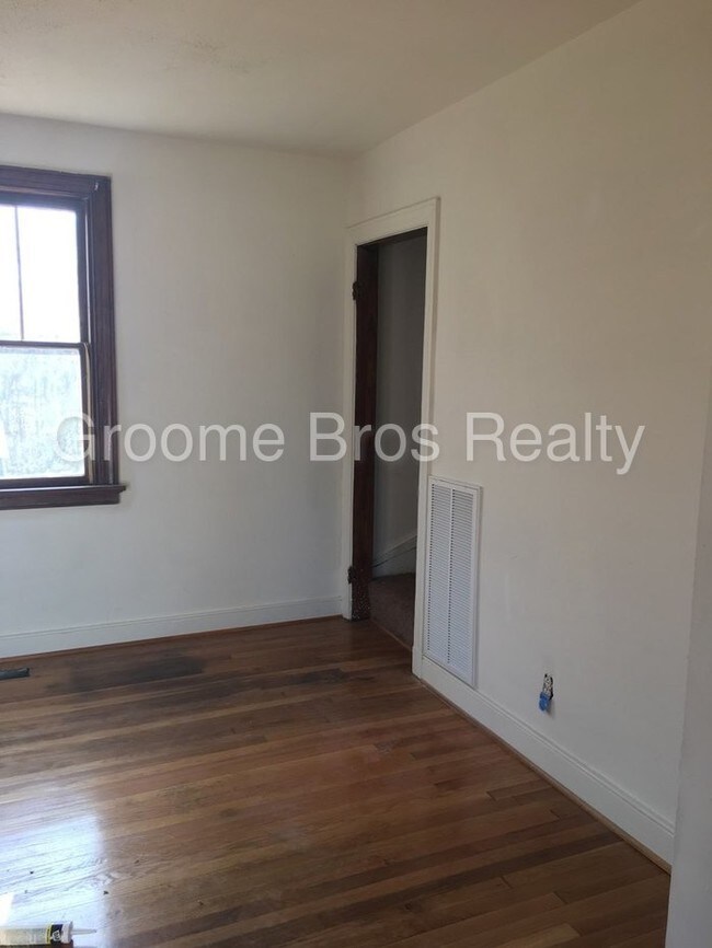 Building Photo - 1485 Mill Rd