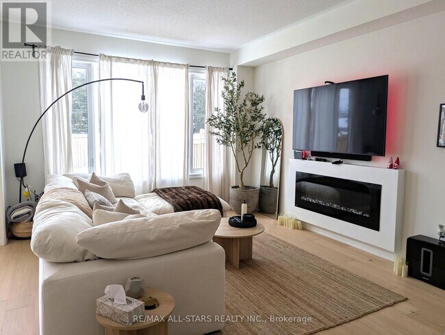 Building Photo - 22 Hennessey Cres