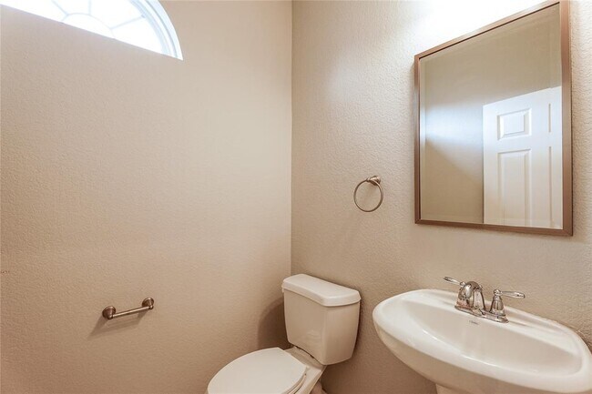 Foto del edificio - 6011 Watford Bend