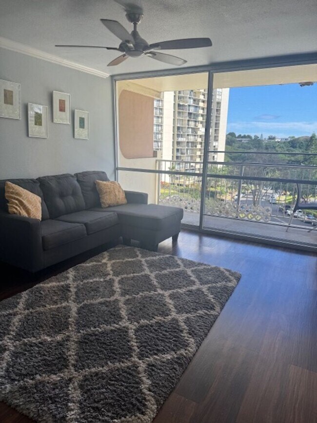 Foto del edificio - Highlander 1 Bedroom with Parking, Washer/Dryer in unit