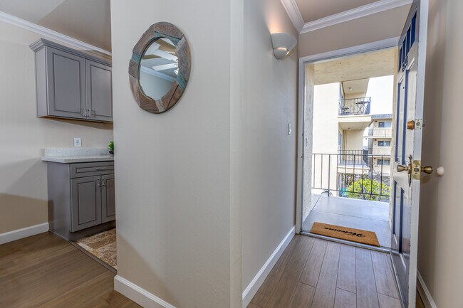 Building Photo - 1478 Creekside Dr