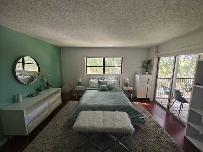 Foto del edificio - 2208 S Cypress Bend Dr