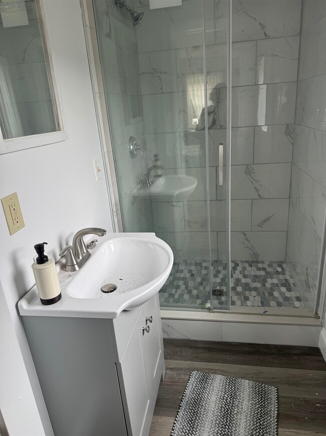 Foto del edificio - 300 Sagamore Rd