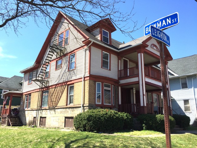 Foto del edificio - 163 Leighton Ave